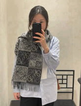 China Replica Loewe Scarf 38usd Only